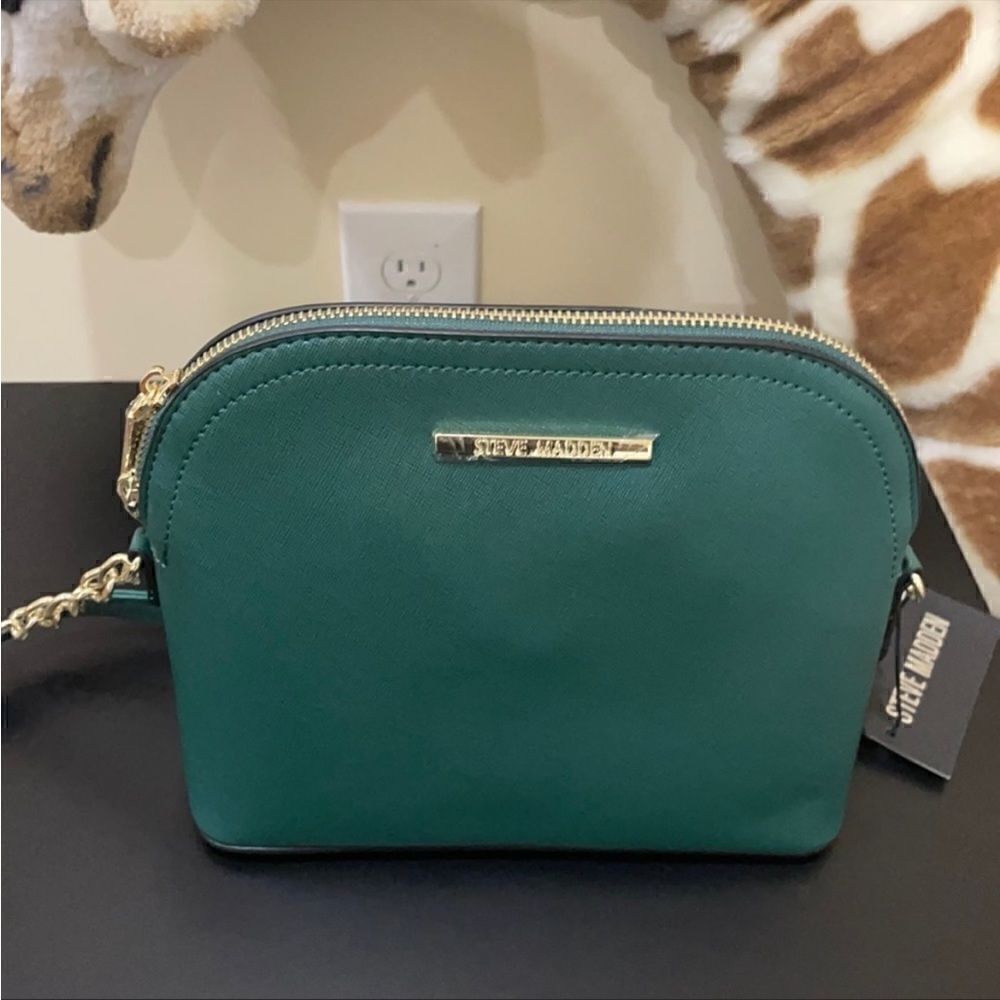 Steve Madden Bmaggie Dome Crossbody Bag​​​​​​​​​​​​​​​​​​